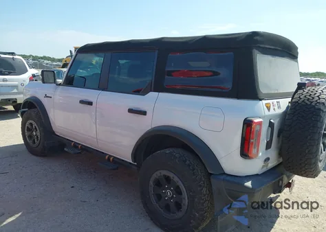 2022 Ford Bronco Badlands z USA, uszkodzony, nr VIN 1FMEE5DP2NLA89728